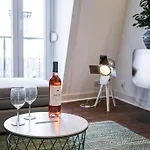2 Bedroom With Ac Next To Avenida Da Liberdade * Lisboa