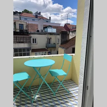 Apartamento 2 Quartos, 2 Wc, Perto Av. Liberdade