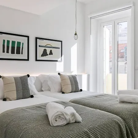 Apartamento 2 Quartos, 2 Wc, Perto Av. Liberdade *